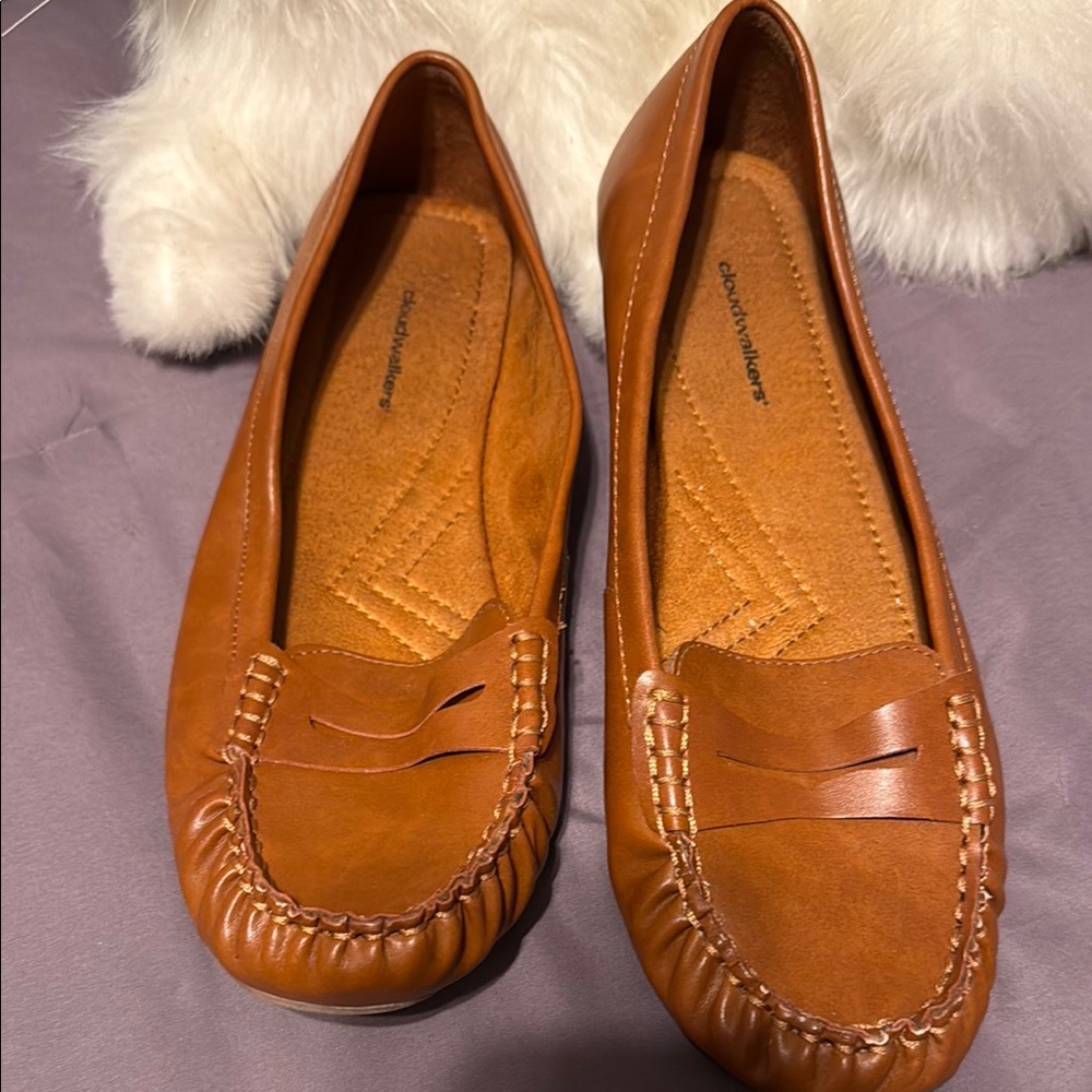 Clarks Women's Tan Loafers